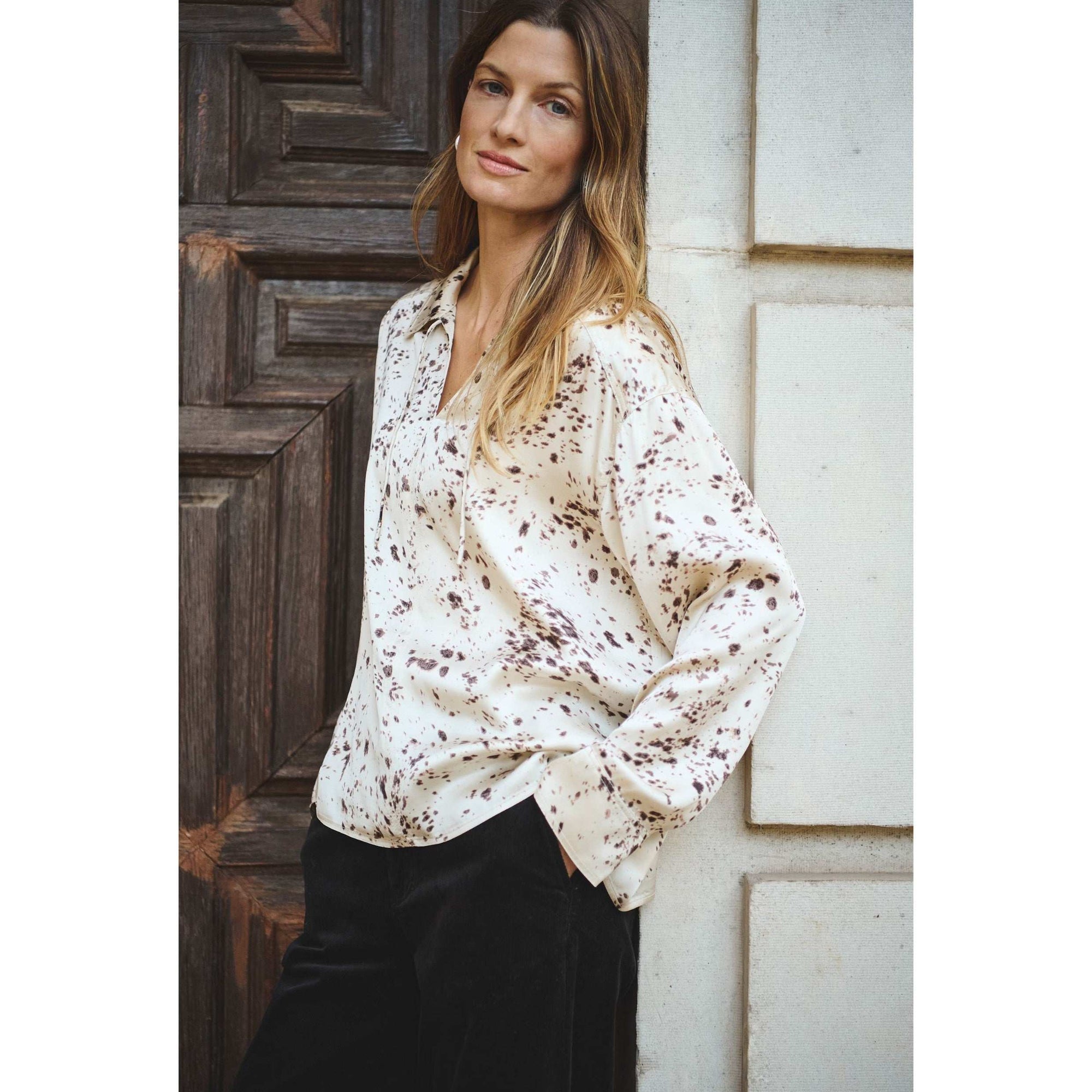 Part Two Sheena Blouse - French Oak Scattered Print