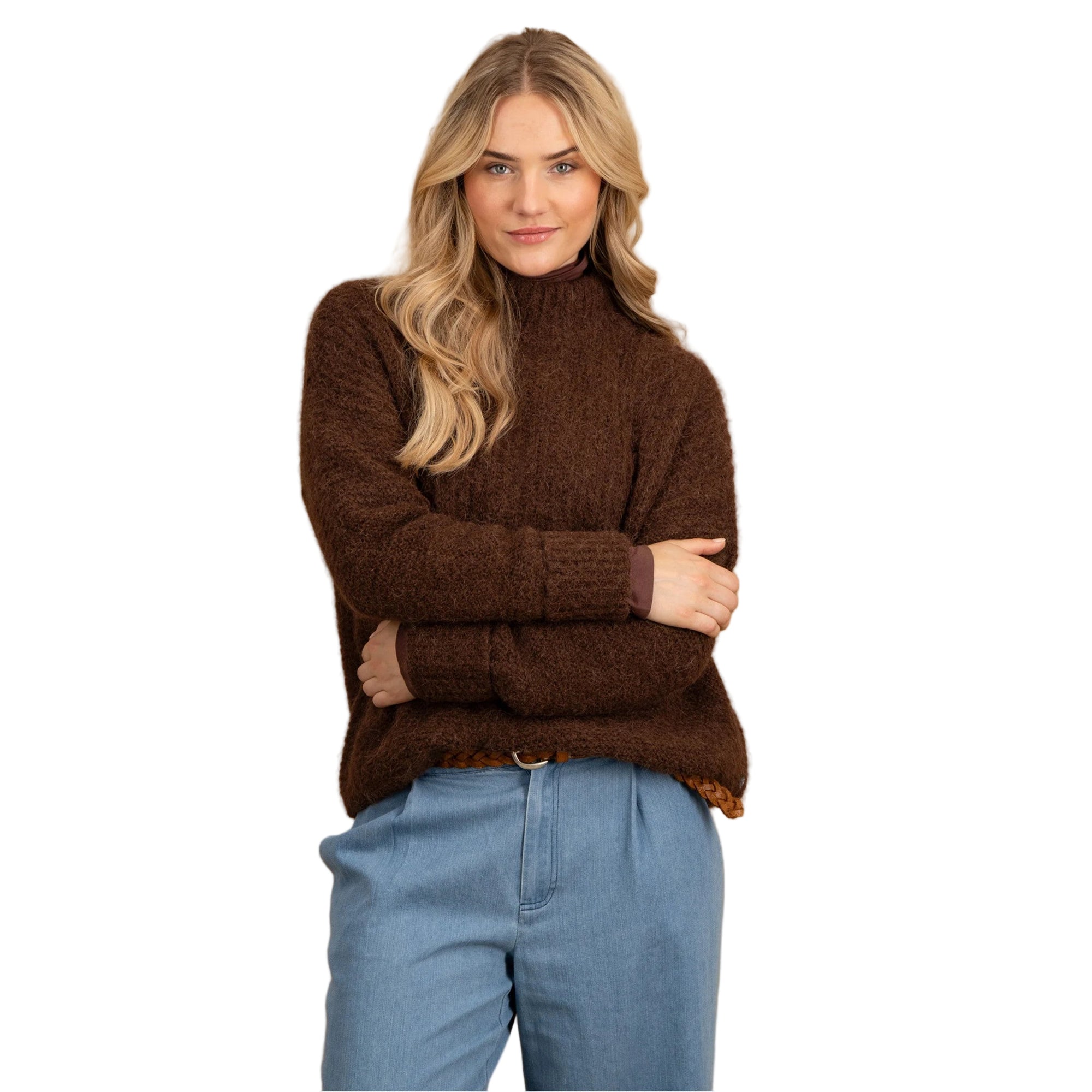 ChatGPT said:

fynch-hatton-alpaca-wool-blend-knitted-sweater-chocolate-closeup