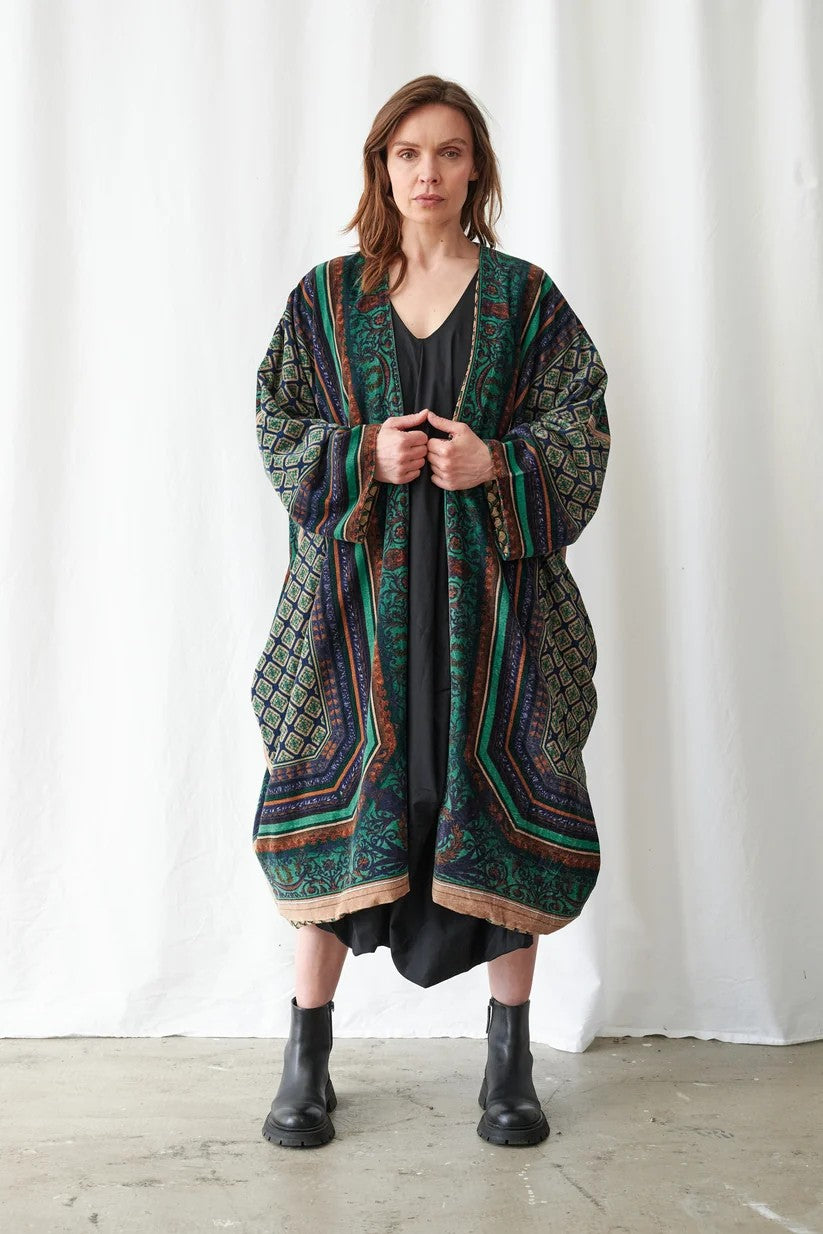 One Hundred Stars Amulet Velvet Grande Kimono In Emerald