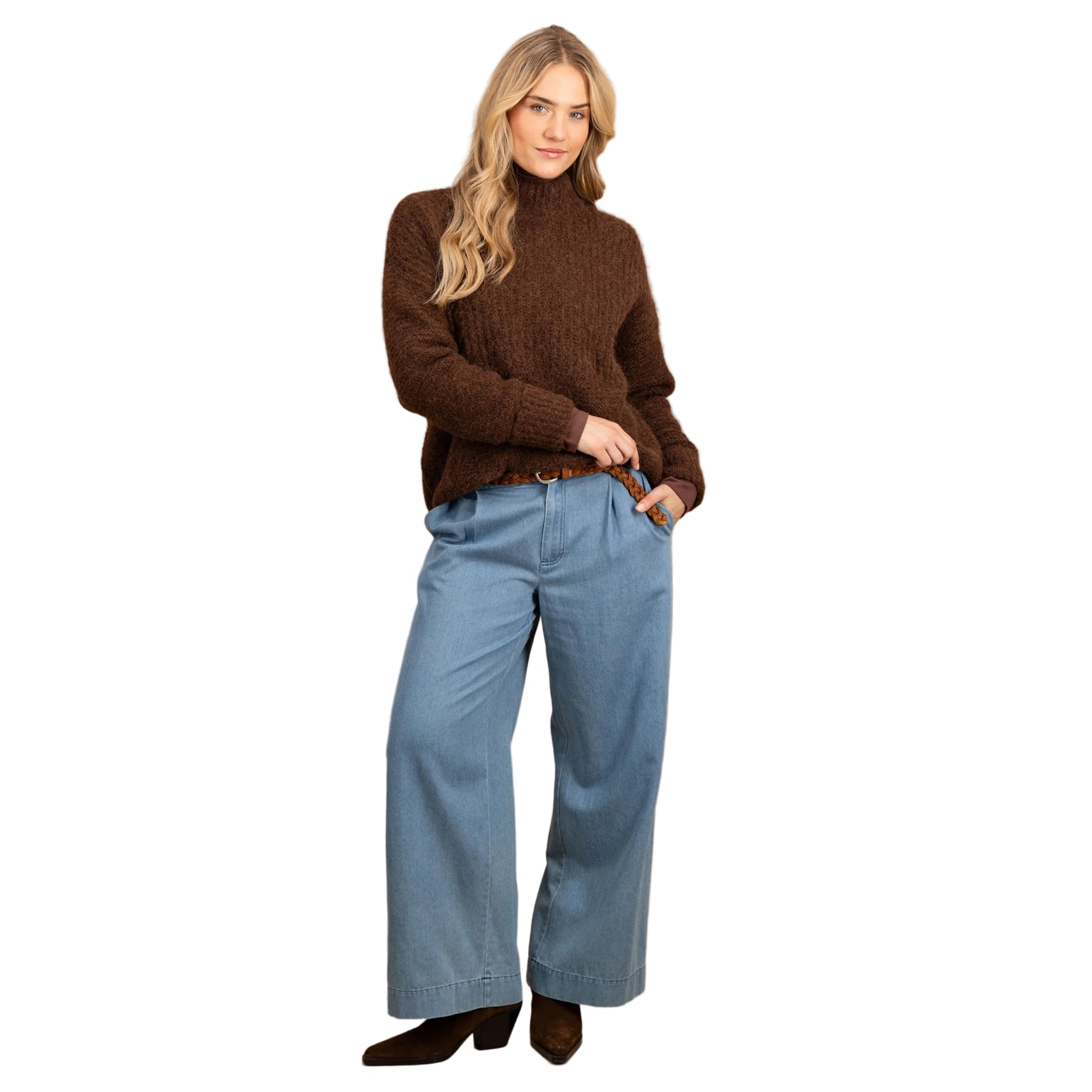 ChatGPT said:

fynch-hatton-alpaca-wool-blend-knitted-sweater-chocolate-model