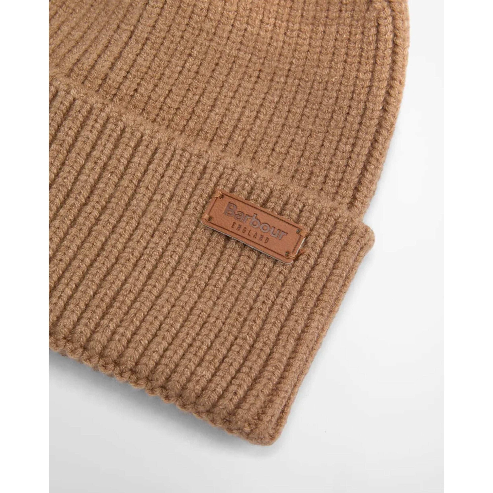 Barbour Dover Beanie & Hailes Scarf Gift Set – Hessian Tartan