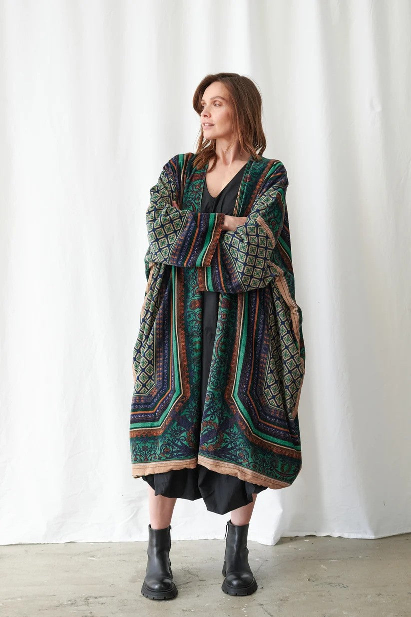One Hundred Stars Amulet Velvet Grande Kimono In Emerald