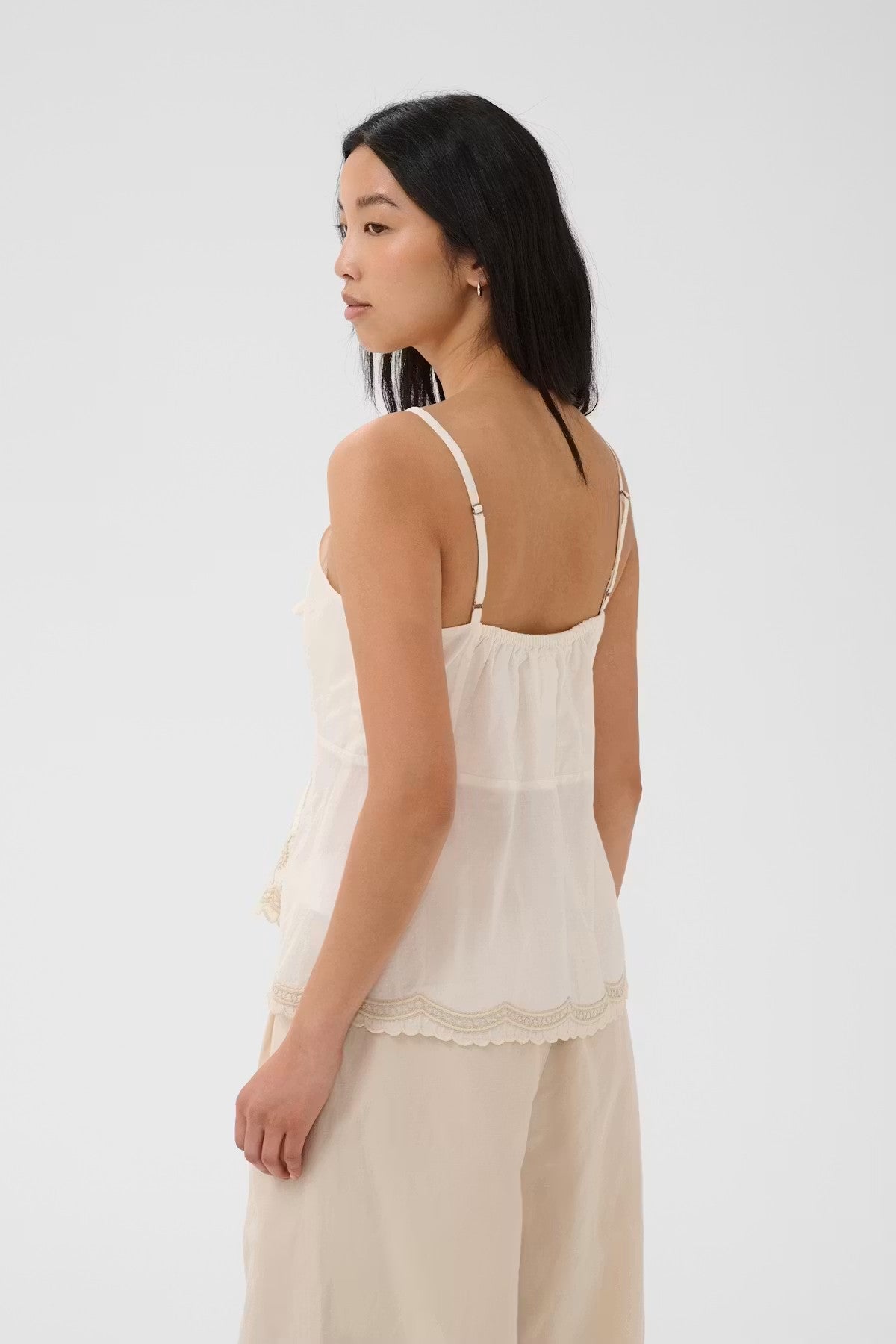 Part Two BellisiaPW Top In Whisper White With French Oak Embroidery