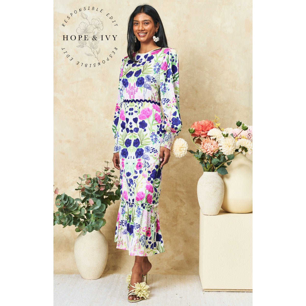 Hope &amp; Ivy The Caroline Maxi Dress With Bow Tie Back In White Multi