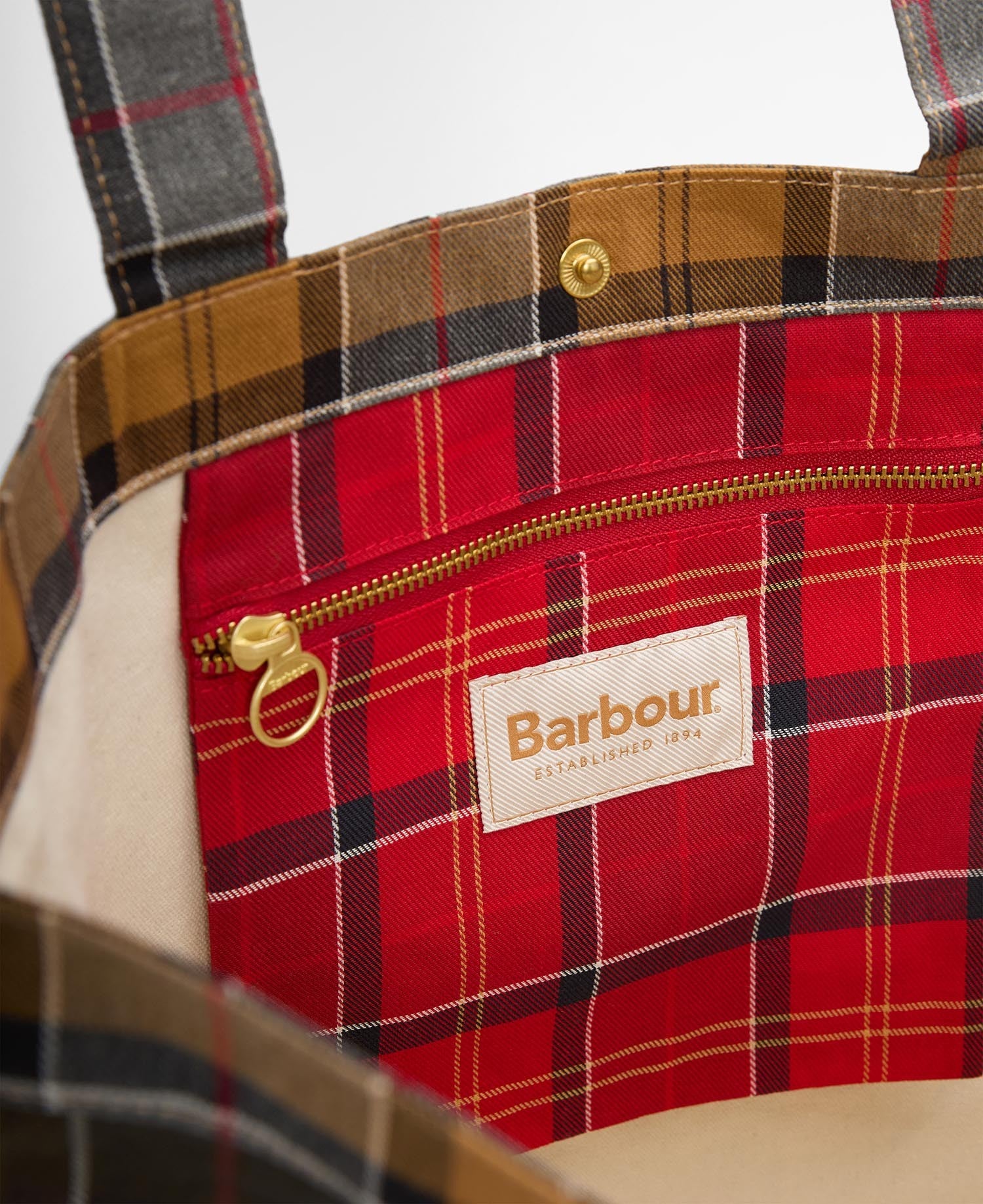 Barbour Heart Tote Bag In Classic/Cardinal LBA0559TN111