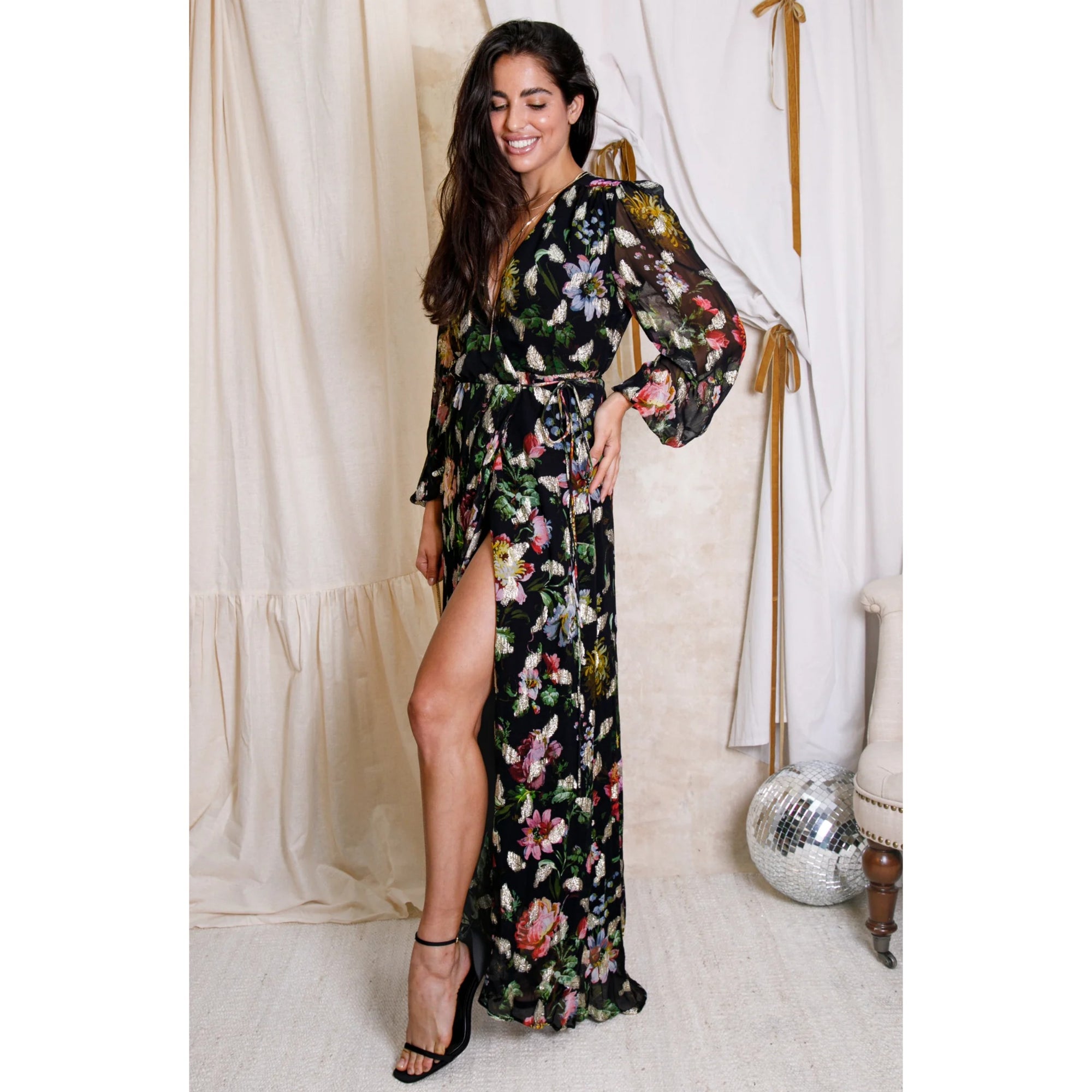 Hope &amp; Ivy Bunty Floral-Print Maxi Wrap Dress in Feather Lurex 7900