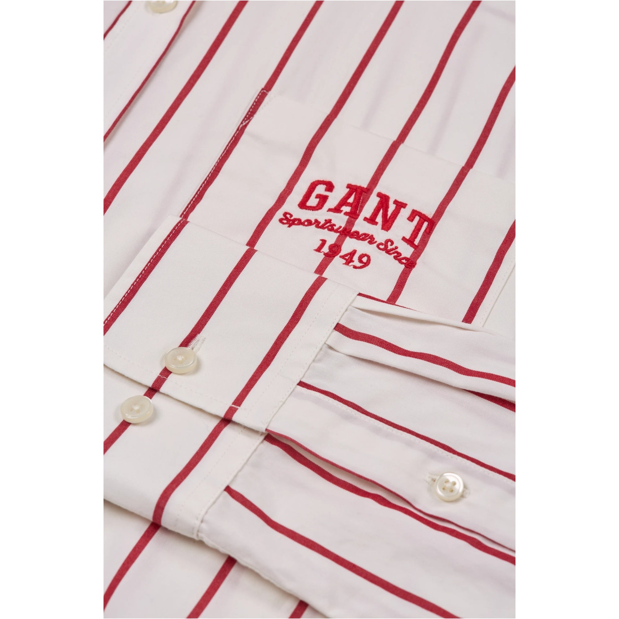 GANT Relaxed Small Graphic Shirt in Ruby Red 4300406