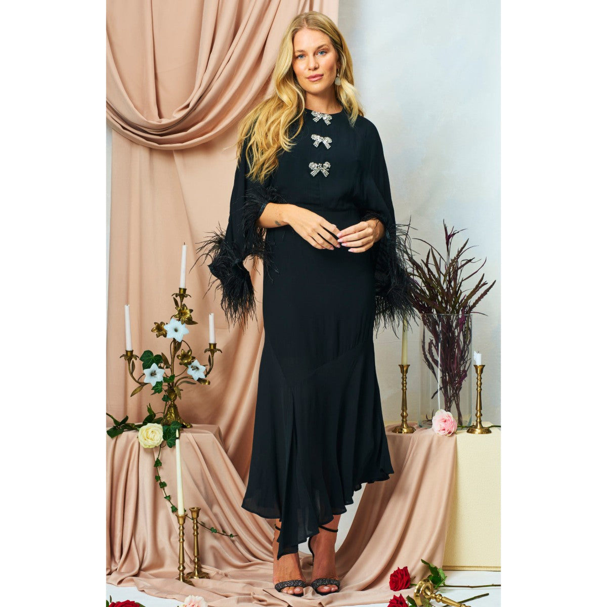 Hope &amp; Ivy The Helena Feather Trim Flutter Sleeve Midi Dress