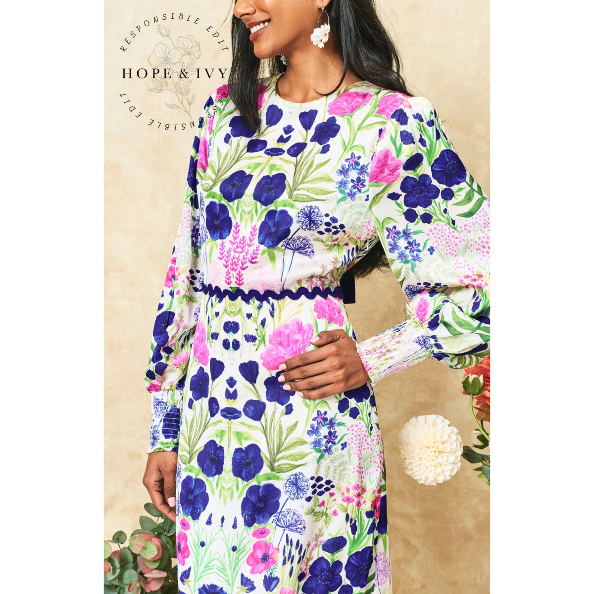 Hope &amp; Ivy The Caroline Maxi Dress With Bow Tie Back In White Multi