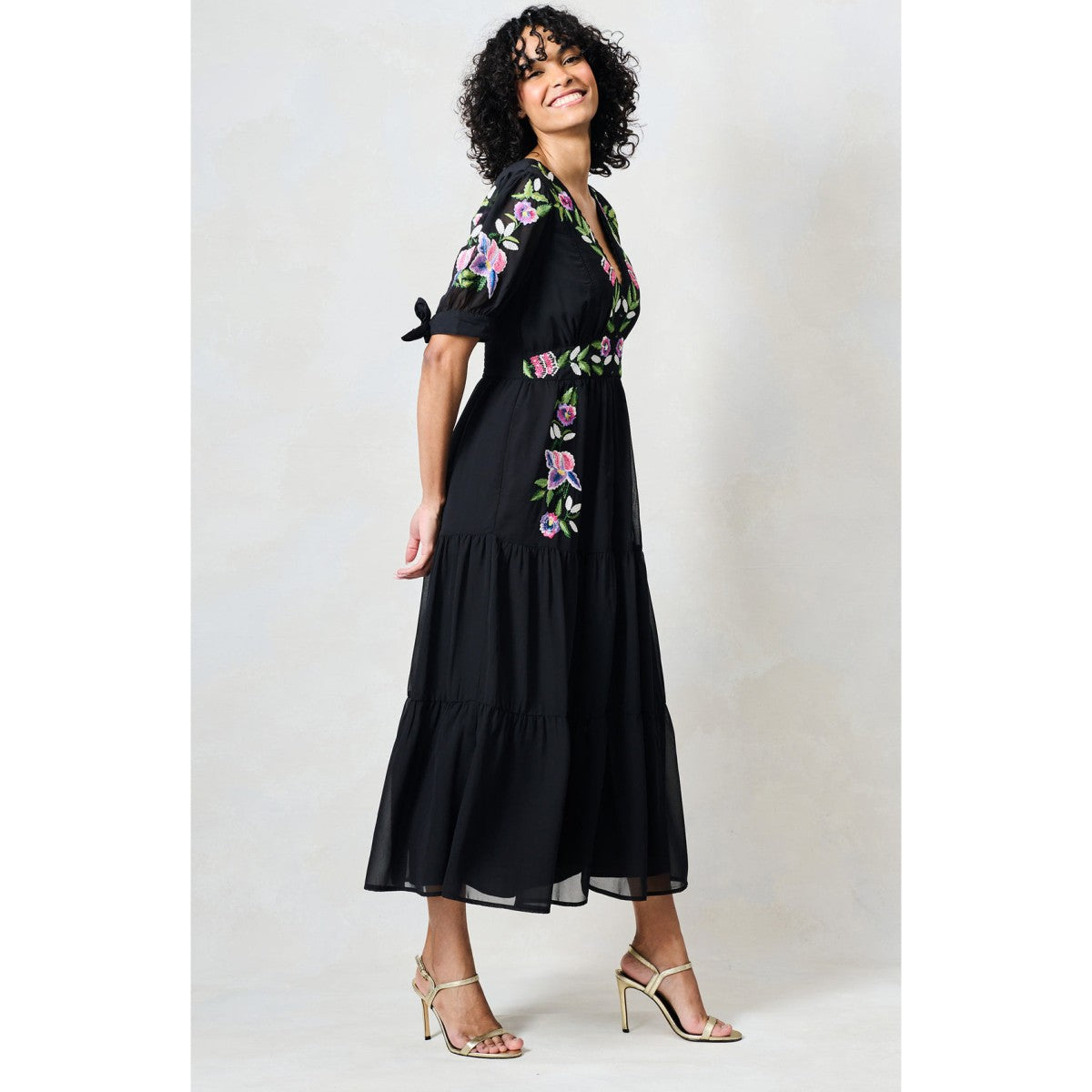 Hope &amp; Ivy The April Embroidered Tie Sleeve Midi Dress In Black