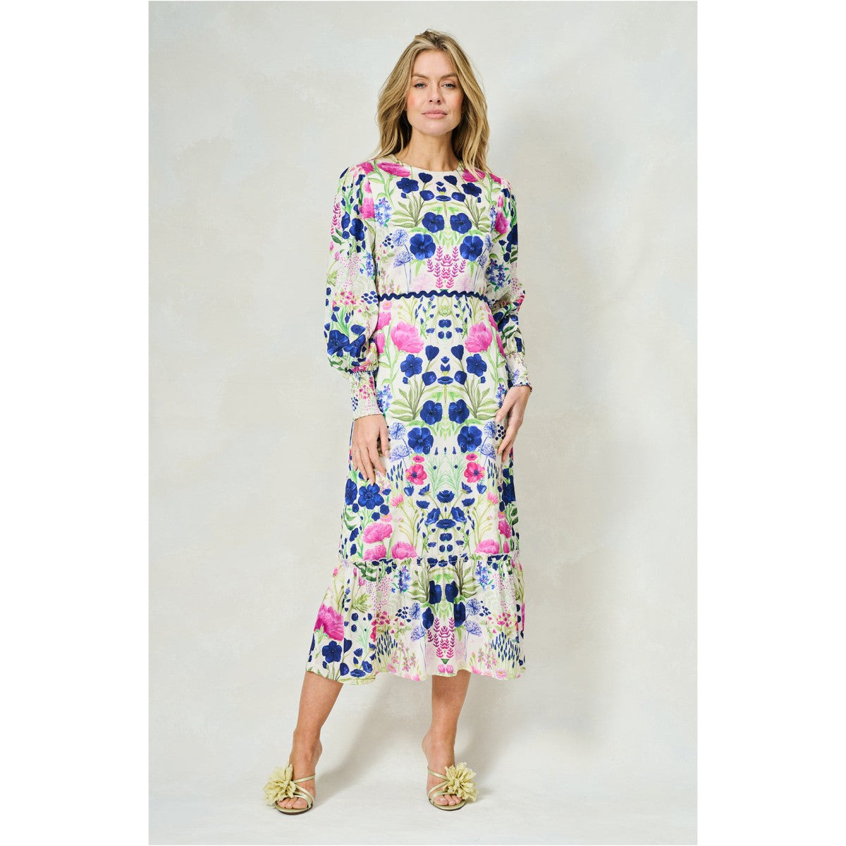 Hope &amp; Ivy The Caroline Maxi Dress With Bow Tie Back In White Multi
