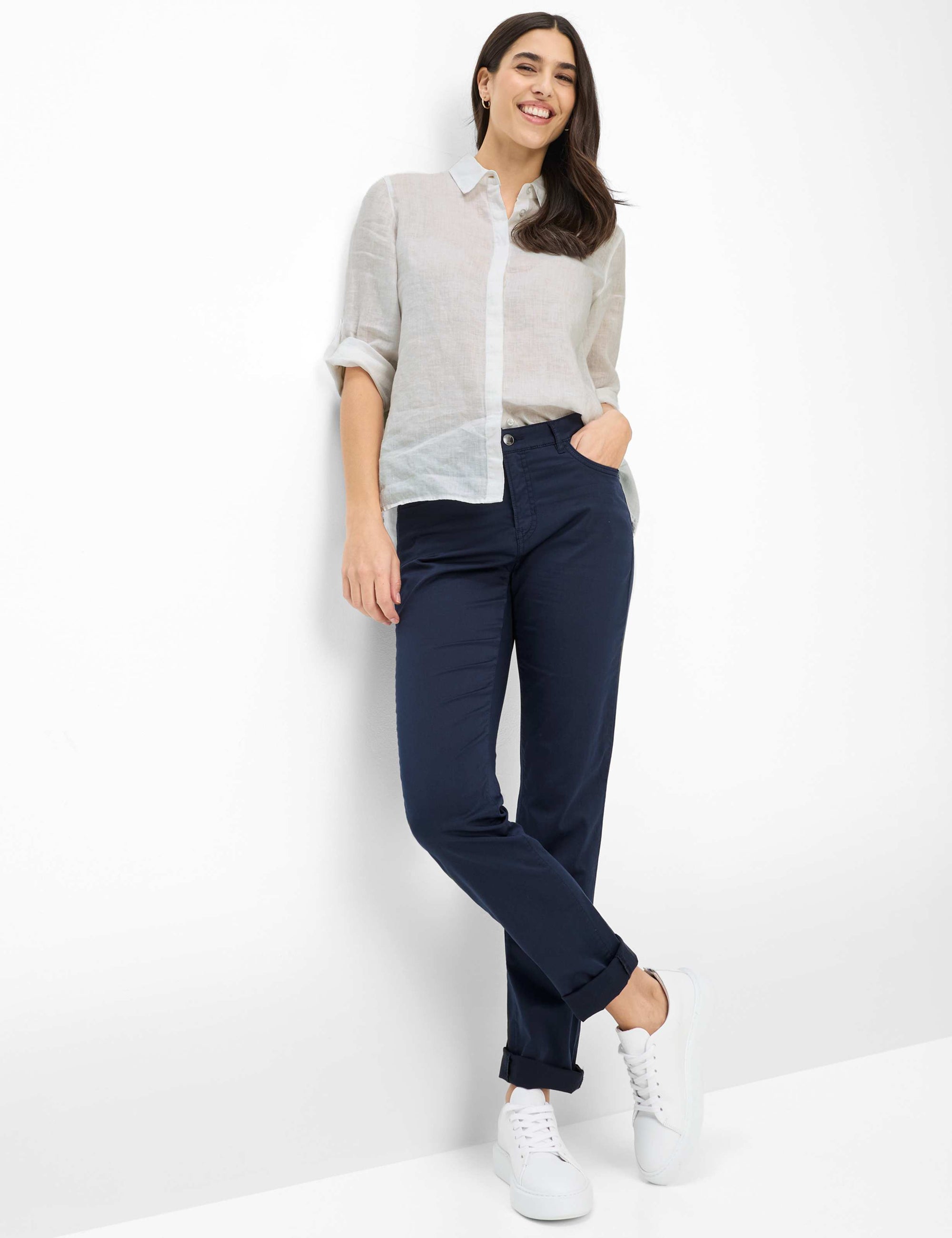 Brax Lightweight Jeans in Mary Fit 09-3202 Navy