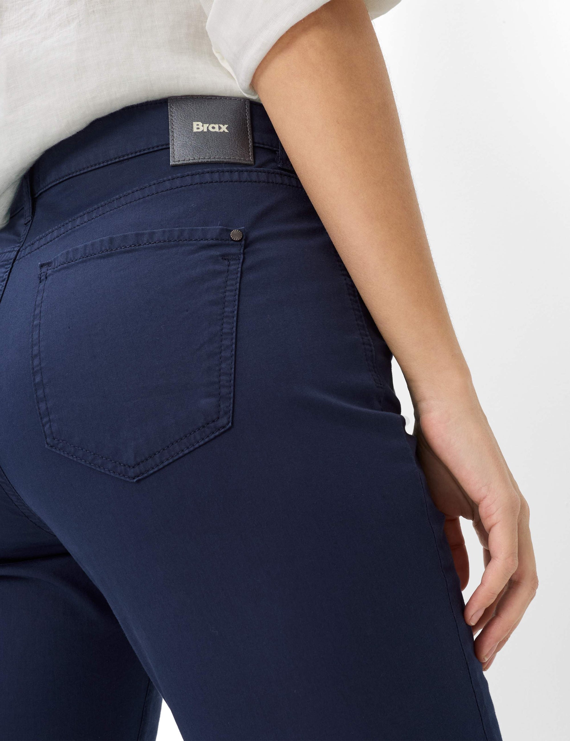 Brax Lightweight Jeans in Mary Fit 09-3202 Navy