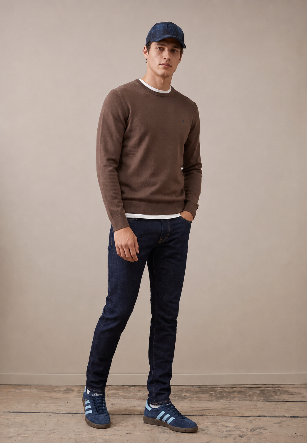 Fynch-Hatton Superfine Crew Sweater in Brown