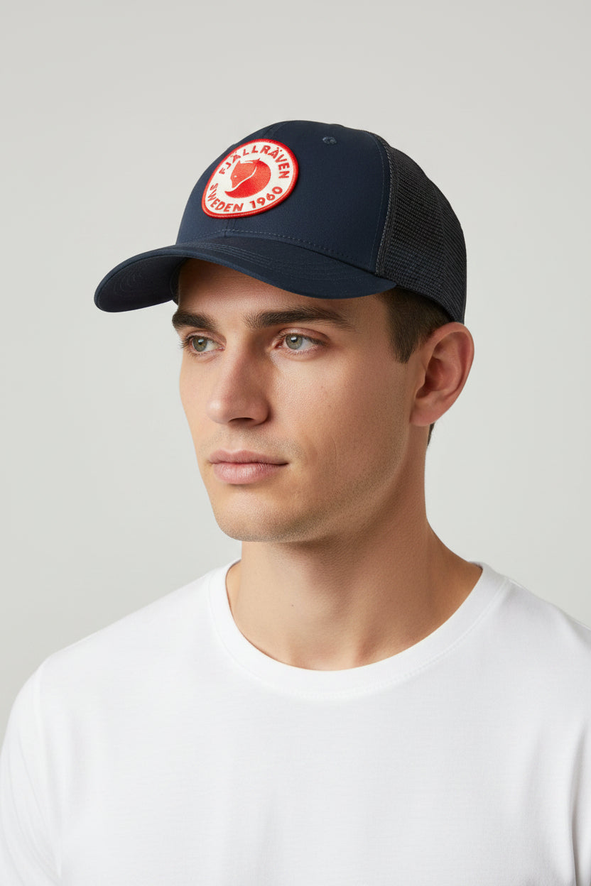 Fjällräven 1960 Logo Långtradarkeps Cap in Dark Navy