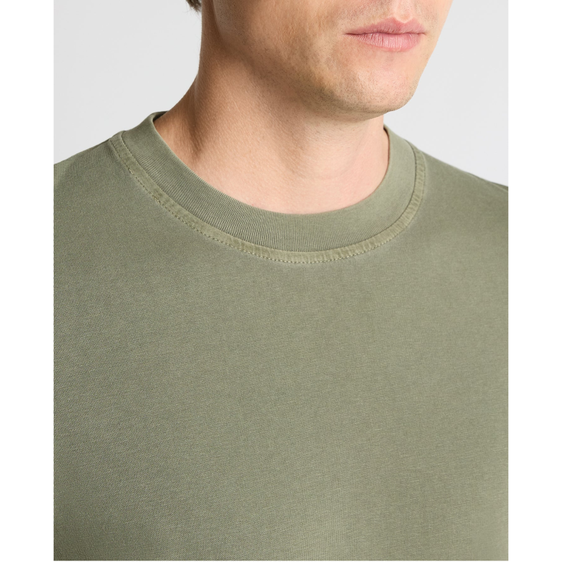 remus-uomo-relaxed-fit-organic-cotton-t-shirt-olive-close