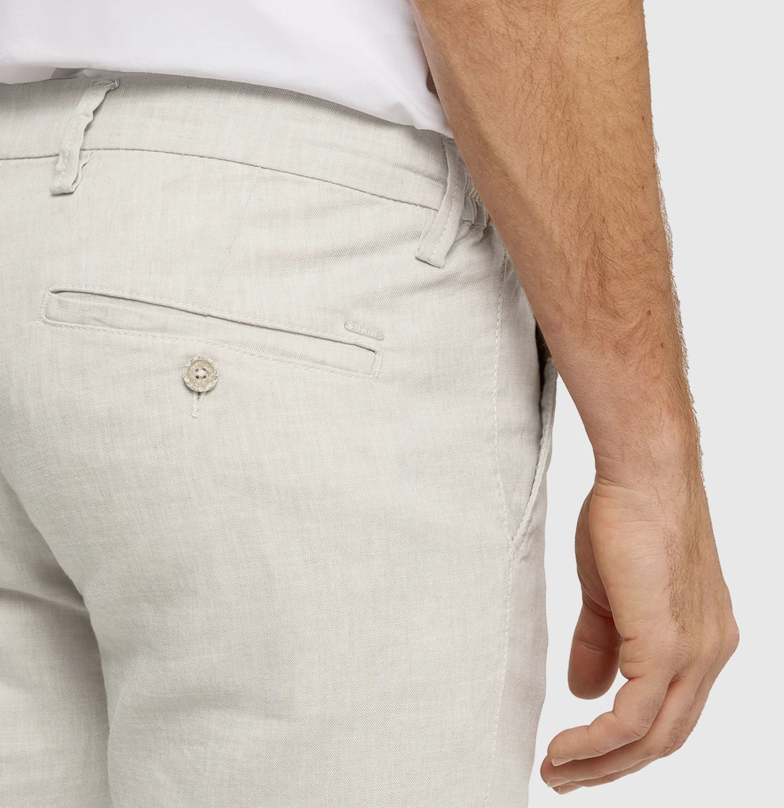 MAC Lennox Sport Chino in a flowing linen-viscose blend in Kitt 0651