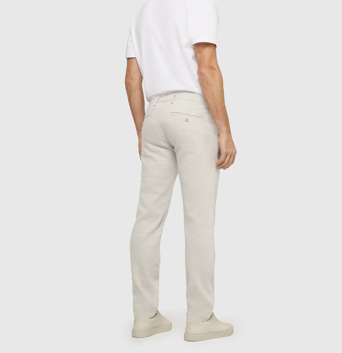 MAC Lennox Sport Chino in a flowing linen-viscose blend in Kitt 0651