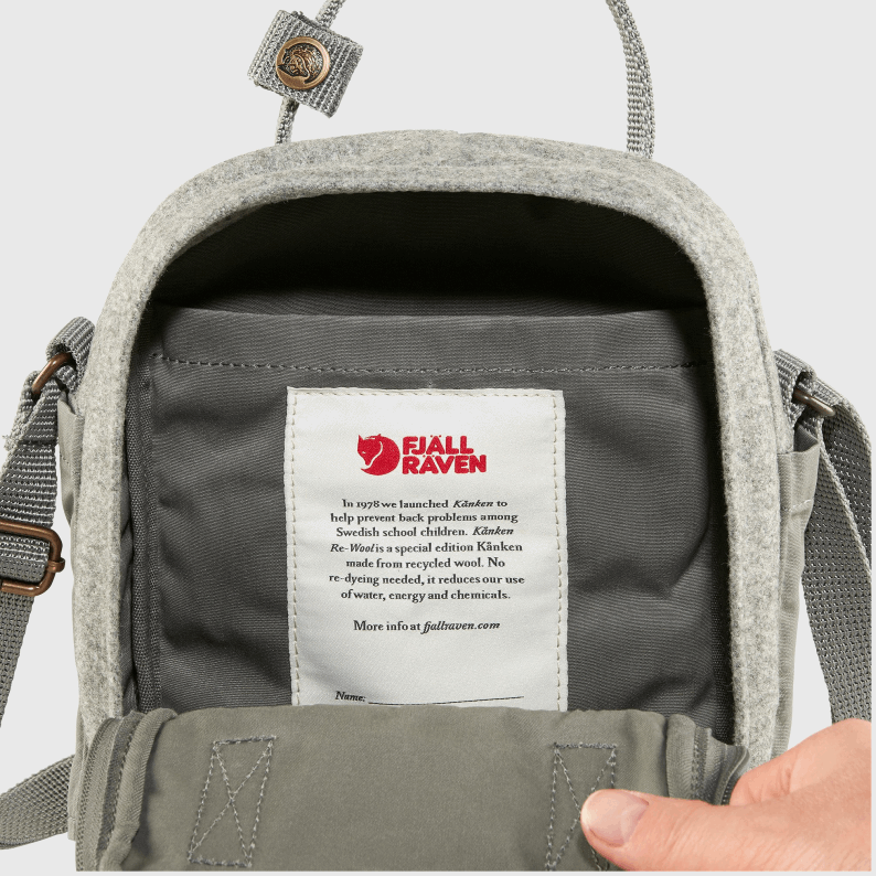Fjällräven Kånken Re-Wool Sling – Red-Black