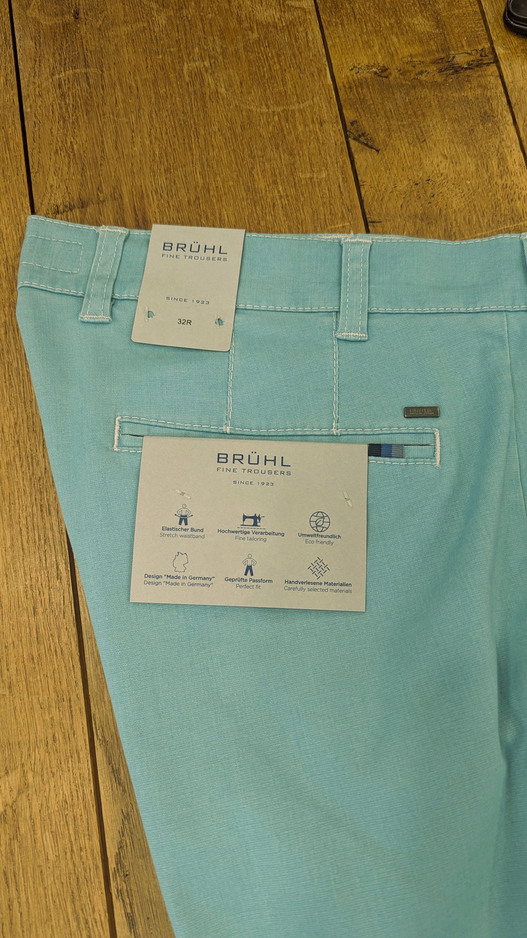 Bruhl London Stretch Chino Short in Cactus 185750