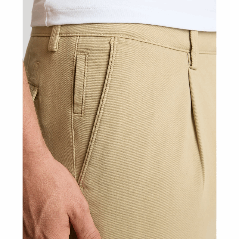 remus-uomo-riley-stretch-chinos-stone-close