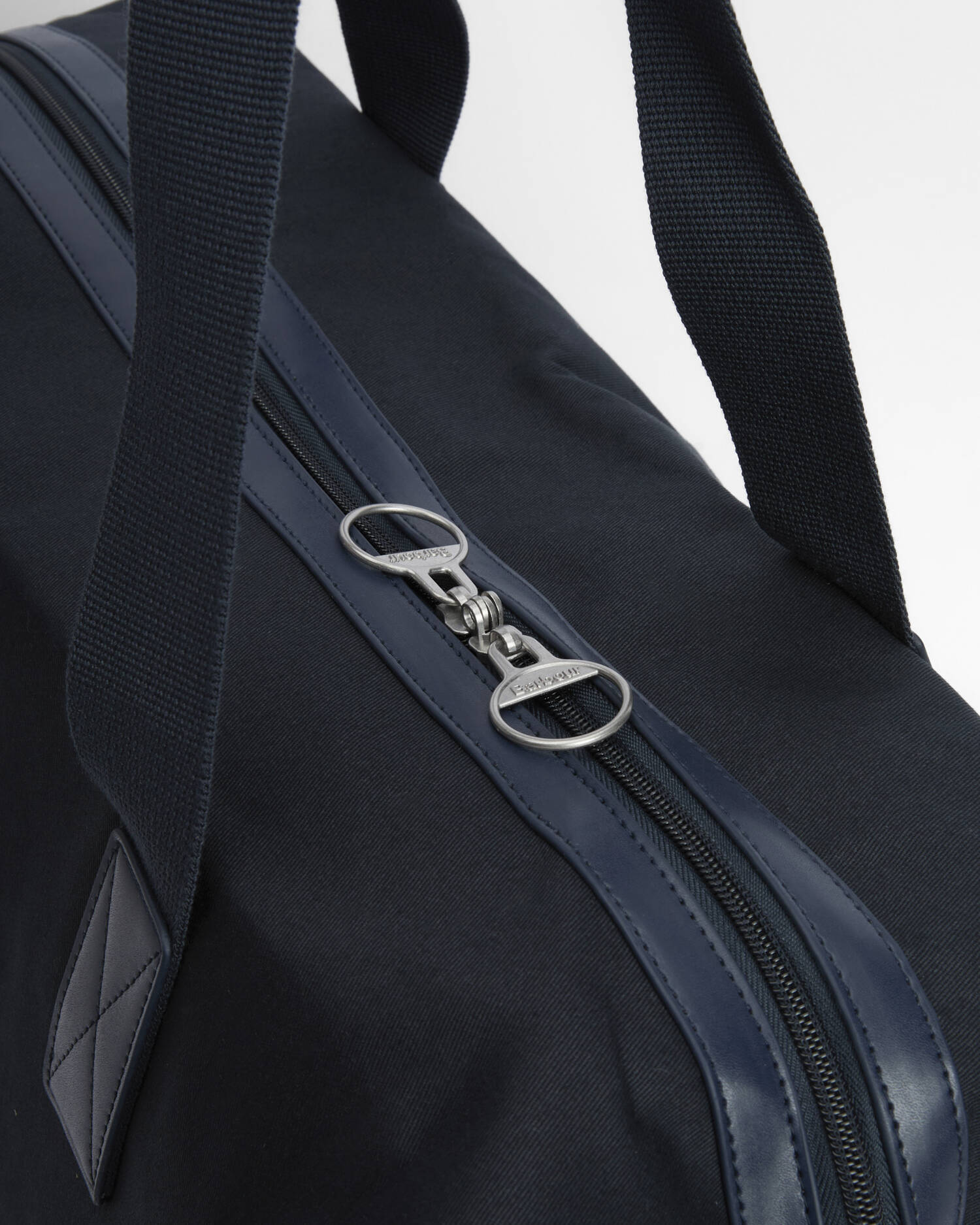 Barbour Cascade City Holdall Bag in Navy UBA0736NY711