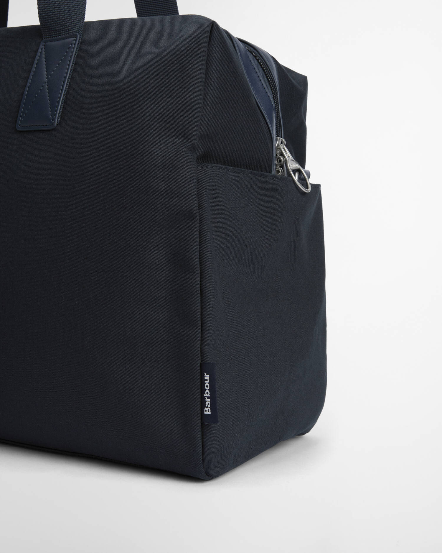 Barbour Cascade City Holdall Bag in Navy UBA0736NY711