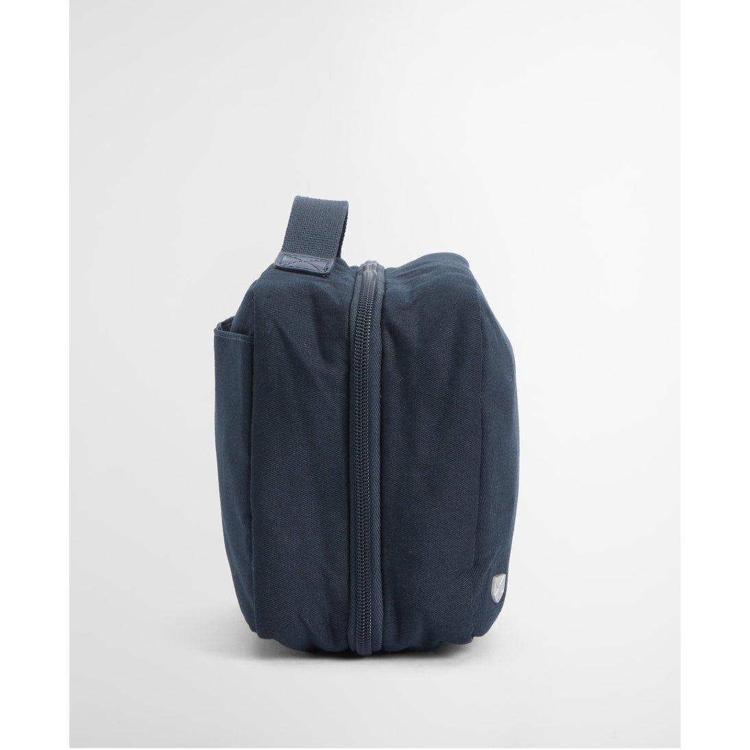 BARBOUR CASCADE ZIP AROUND WASHBAG MAC0473NY91 NAVY