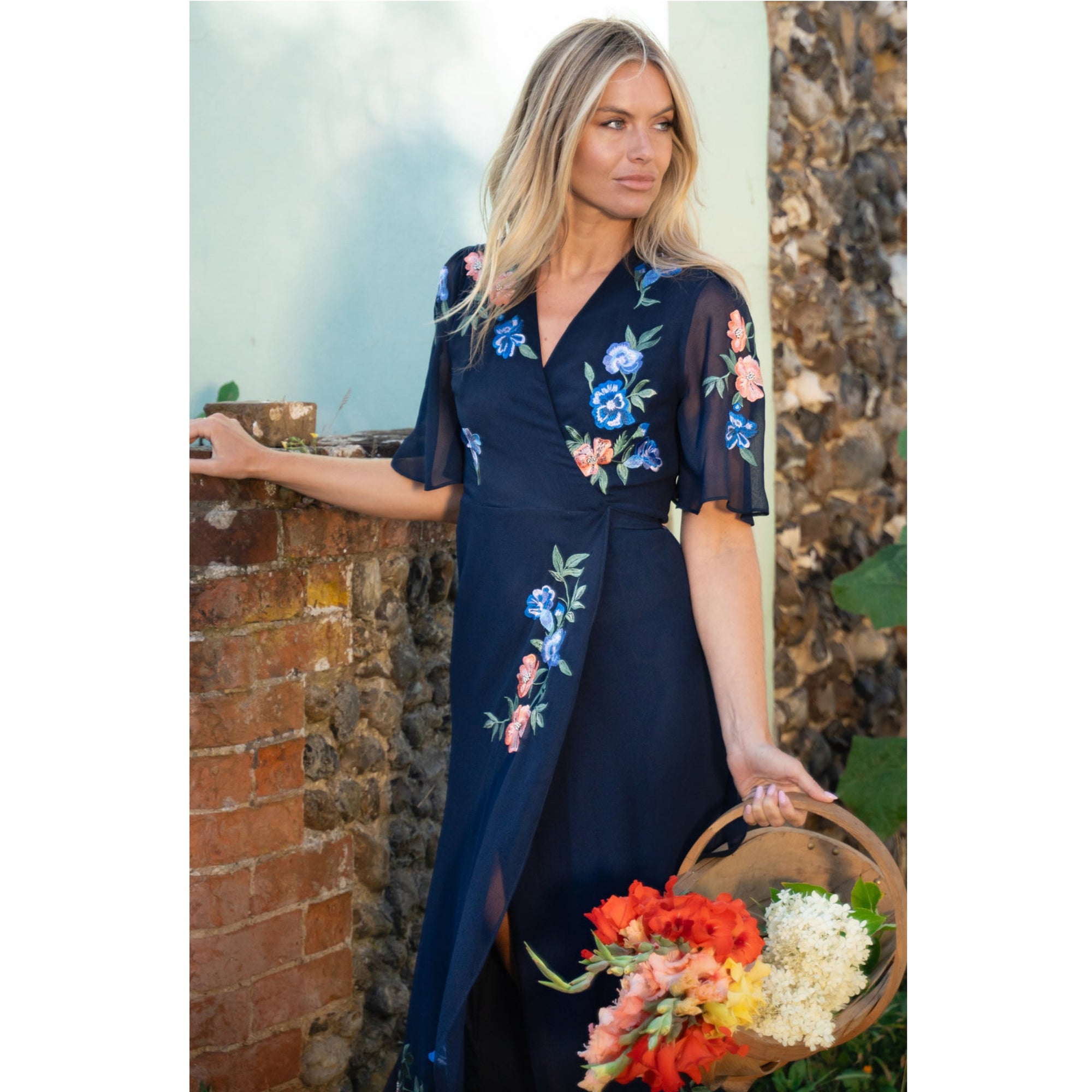 Hope &amp; Ivy The Agatha Embroidered Wrap Dress 8946
