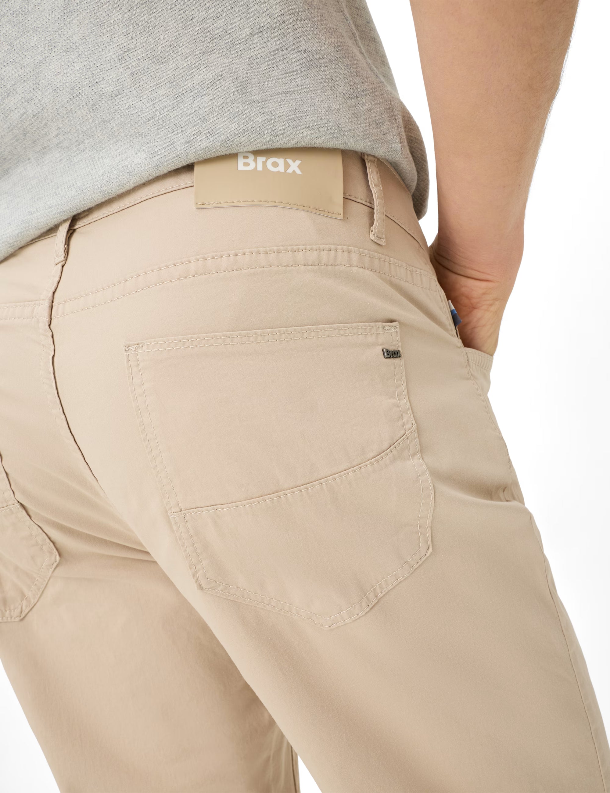Brax Cadiz Ultralight Satin: Five-pocket Jeans Straight Fit in Beach 7-3122