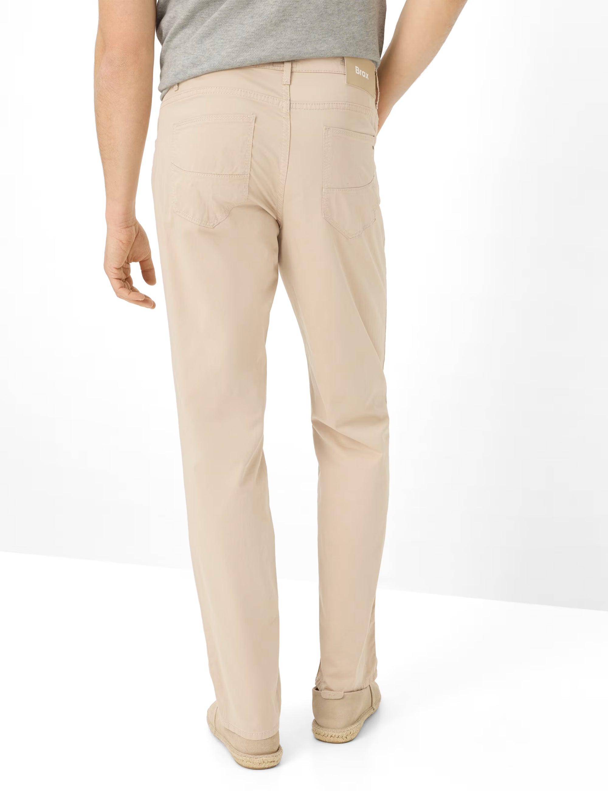 Brax Cadiz Ultralight Satin: Five-pocket Jeans Straight Fit in Beach 7-3122