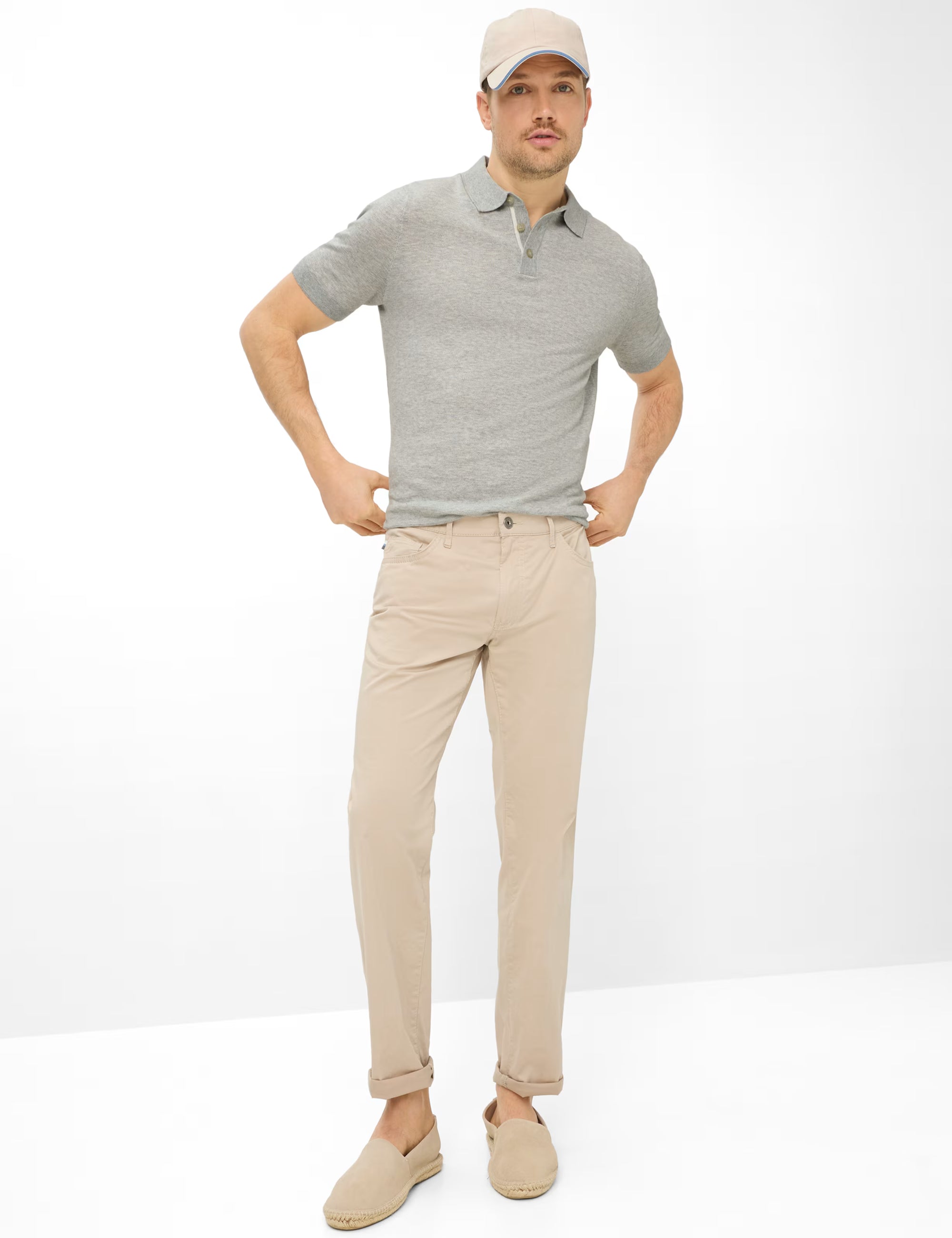Brax Cadiz Ultralight Satin: Five-pocket Jeans Straight Fit in Beach 7-3122