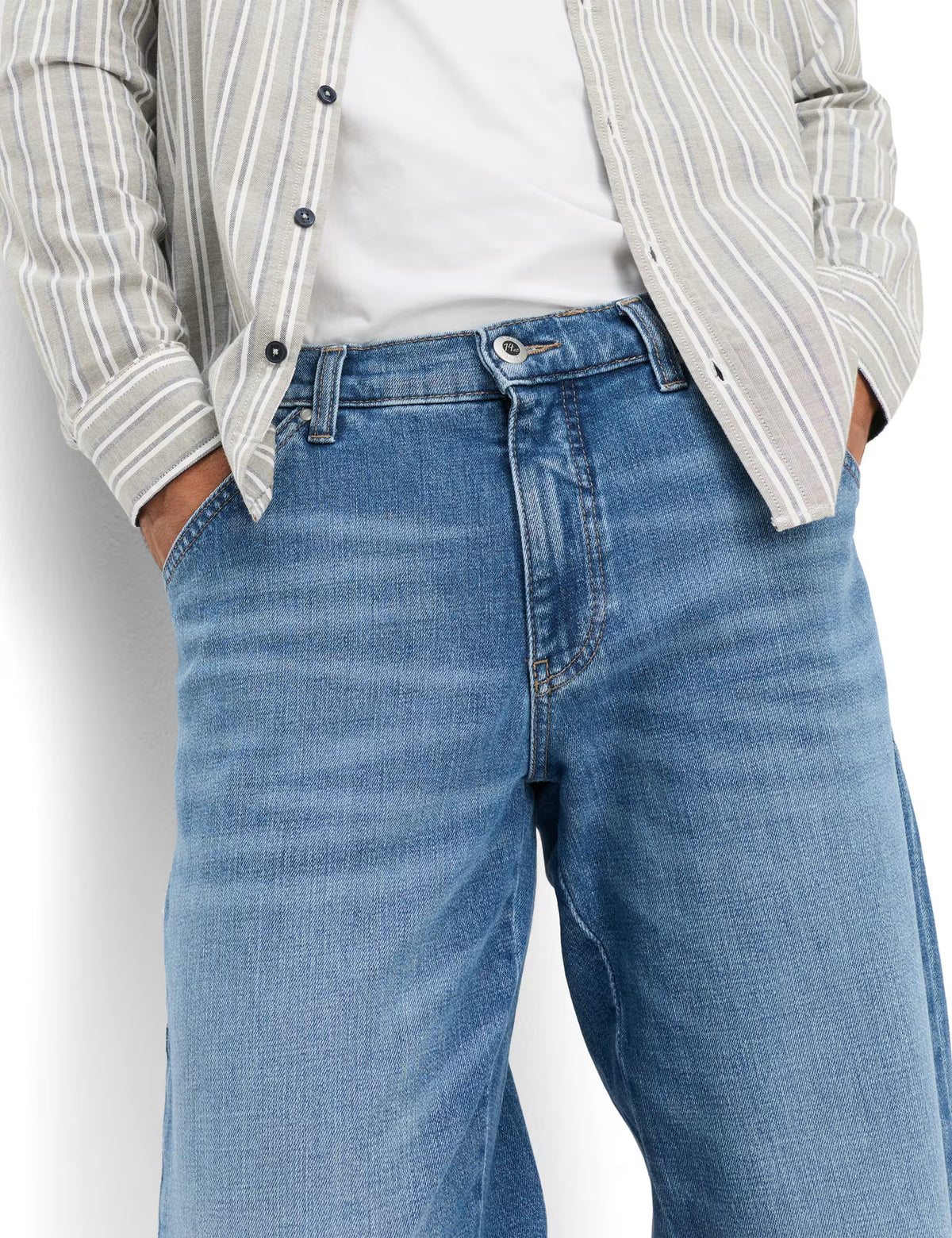 BRAX Style Cole Relaxed Fit Jeans in Denim Blue 07-7753