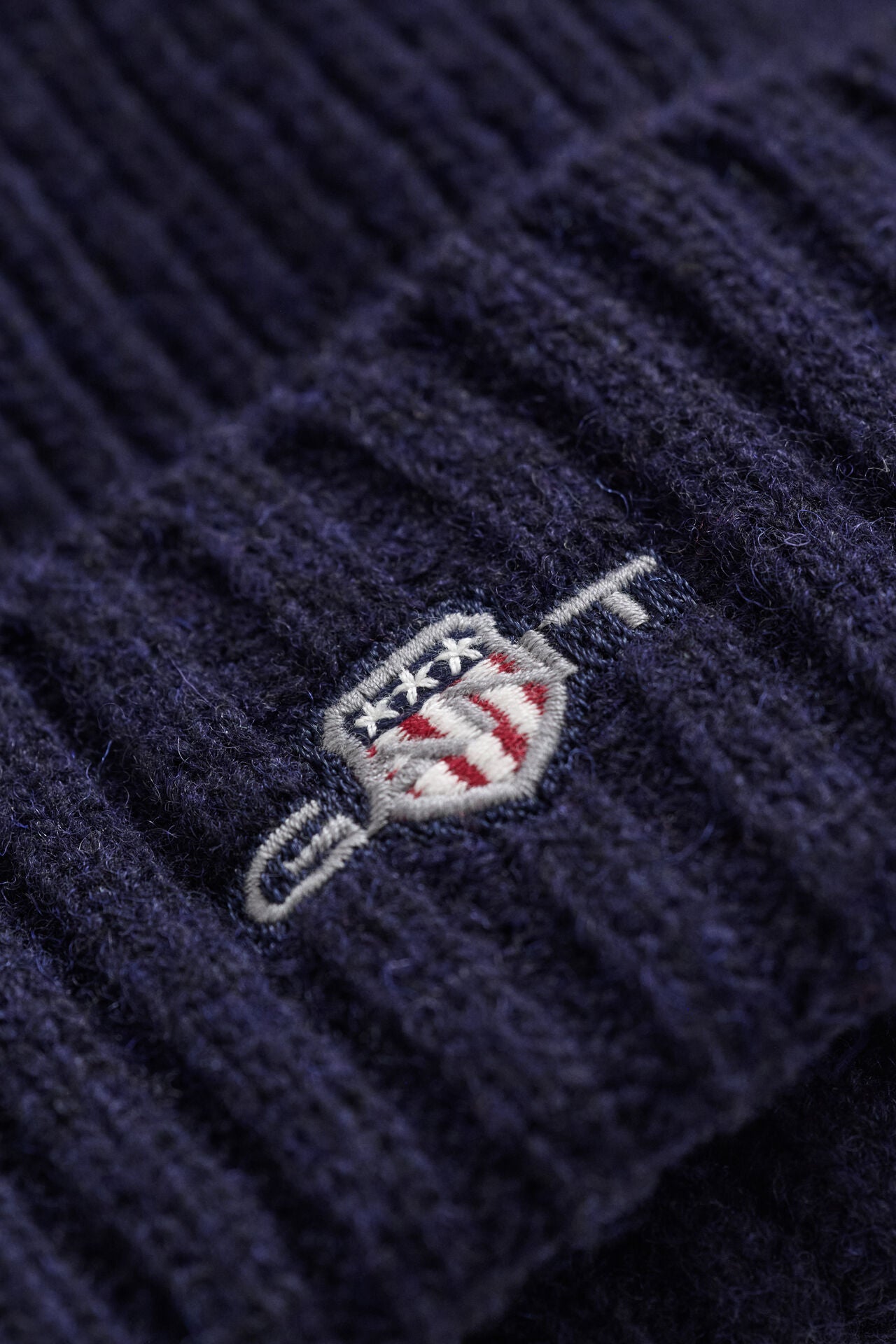 GANT Shield Wool Beanie in Marine