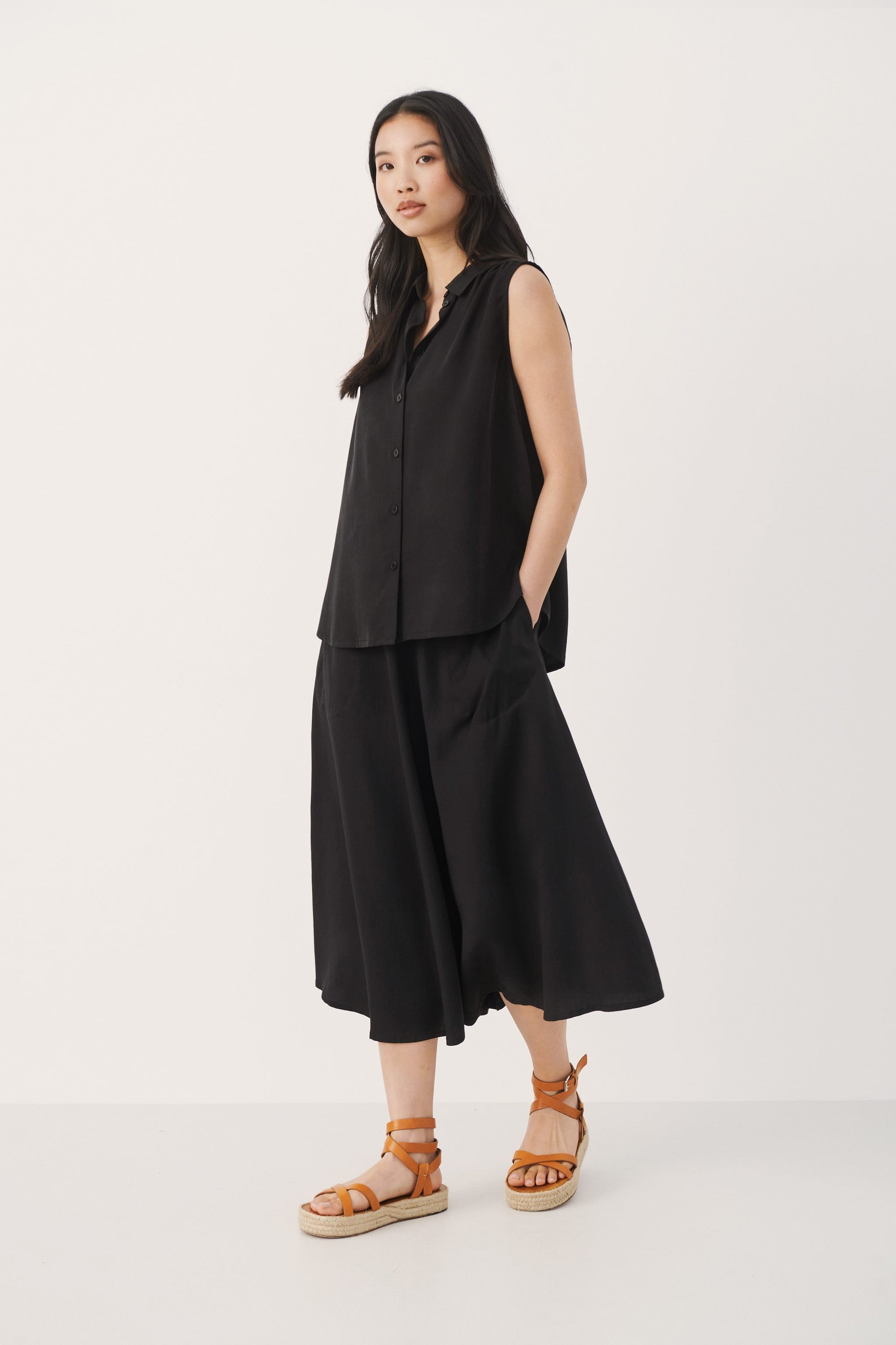 PART TWO POLINE BLACK SHIRT WITH SHORT SLEEVES  6980