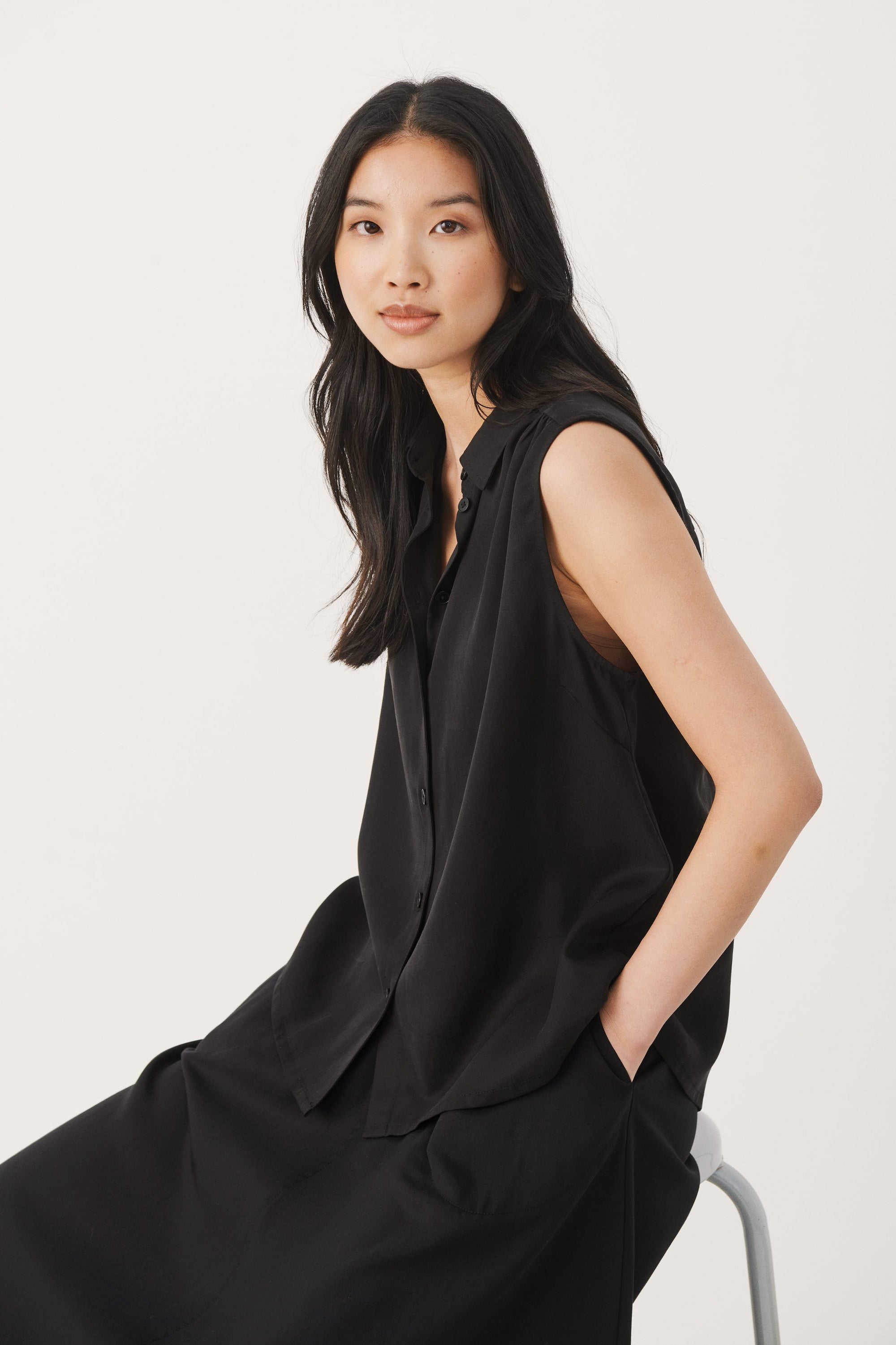 PART TWO POLINE BLACK SHIRT WITH SHORT SLEEVES  6980